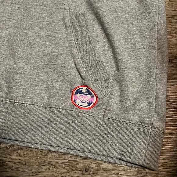 2/15 Women’s size medium Roxy hoodie - Picture 3 of 6